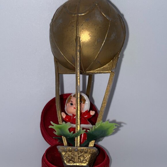 Vintage Pixie Elf Santa's Helper Hot Air Balloon Ornament Kitsch Holly Berry Elf - Picture 2 of 16